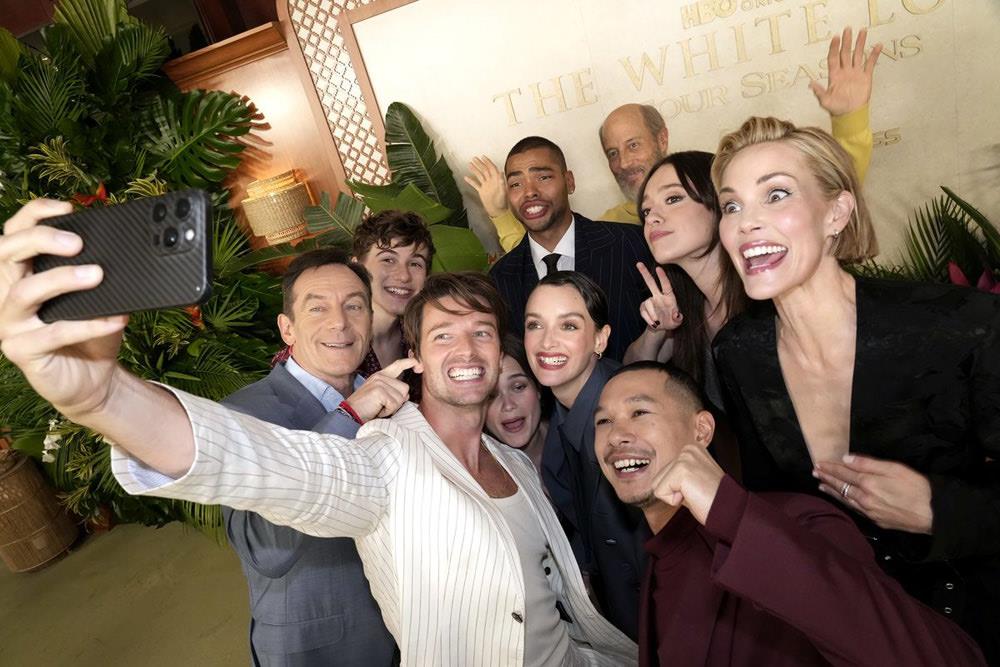 The-White-Lotus-Season-Three-Finale-Event-Style-Fashion-Red-Carpet-TLO-1