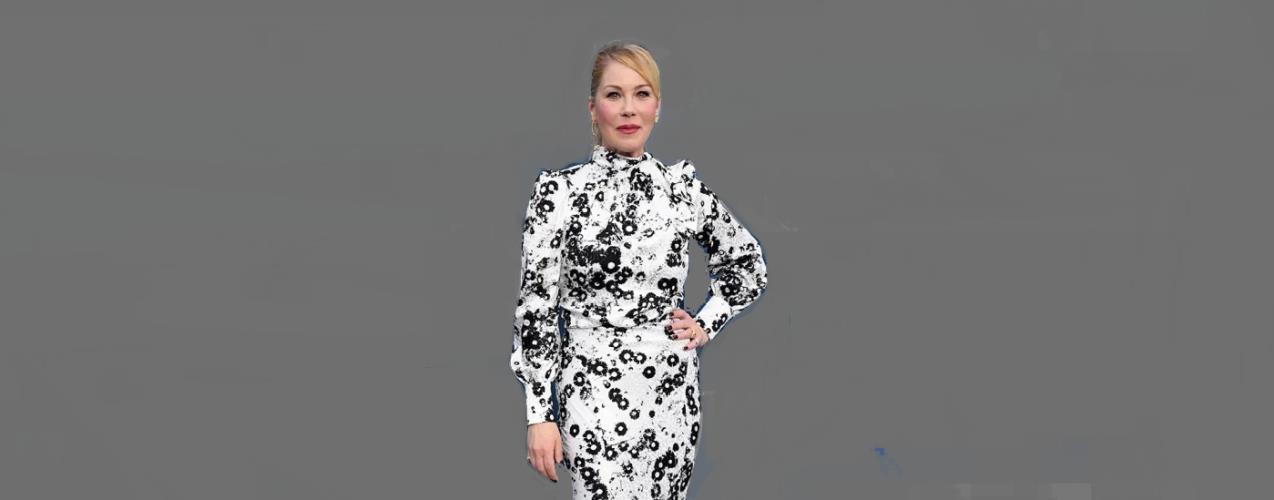 5593928369753506 CHRISTINA APPLEGATE 1