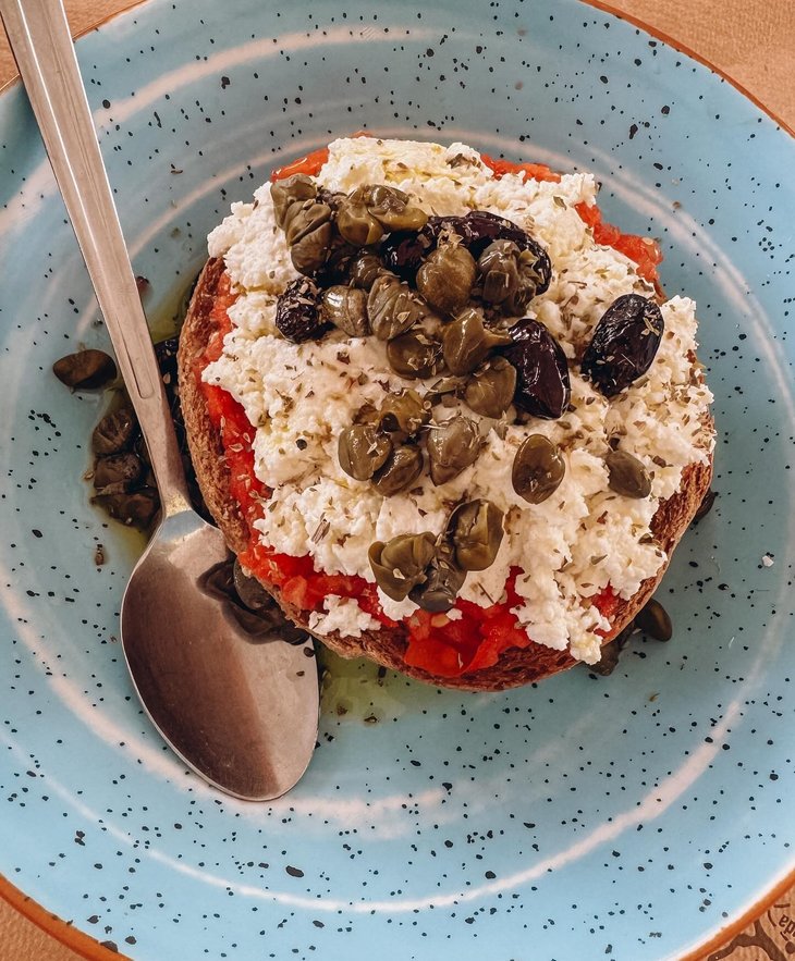 Photo-by-Evridiki-Valavani-on-September-06-2024.-May-be-an-image-of-smoked-salmon-poached-egg-and-roe.