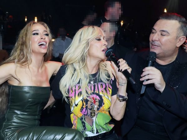 ea0c4f1f-1420_ELENI_FOYREIRA_ANA_VISI_ANTONIS_REMOS_1732024