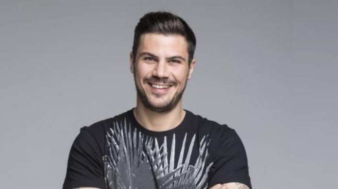 ΑΚΗΣ ΠΕΤΡΕΤΖΙΚΗΣ 1