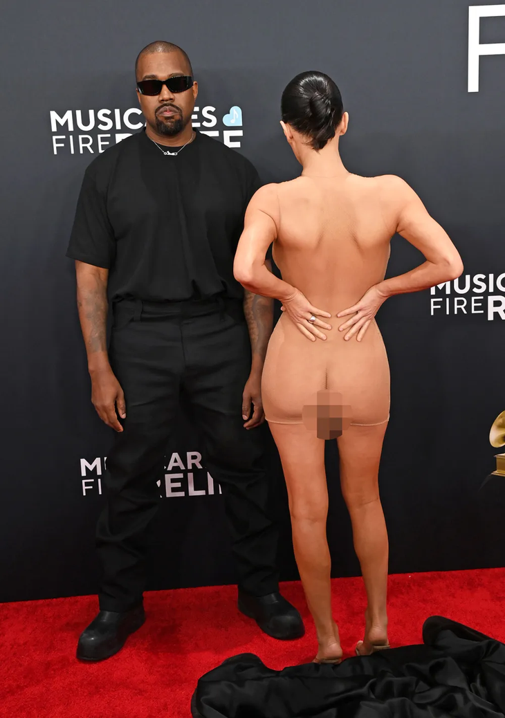 BLUR-Kanye-West-Keeps-It-Casual-at-2025-Grammy-Awards-While-Wife-Bianca-Censori-Poses-in-Sheer-Dress-3