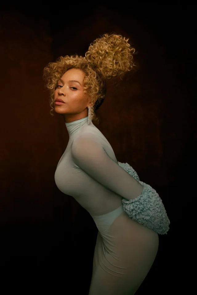 update-alternate-cover-additional-pics-released-beyoncé-for-v0-722mgn68itjc1