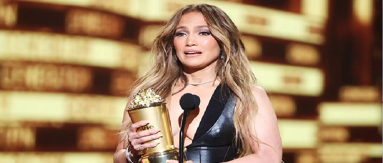 30626_jennifer-lopez-mtvawards-2022.jpg
