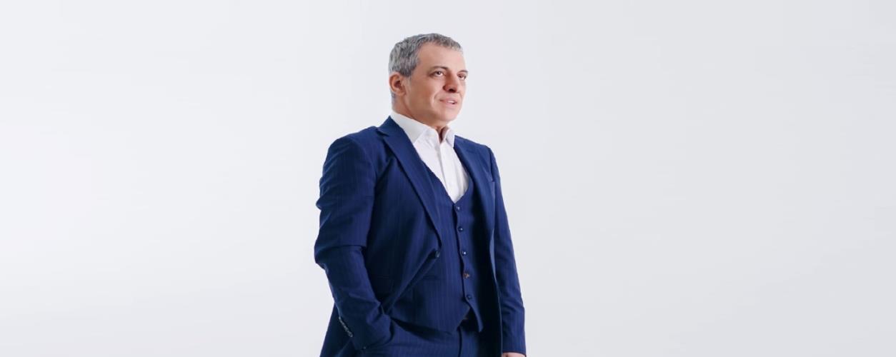ΘΕΜΗΣ ΑΔΑΜΑΝΤΙΔΗΣ 1