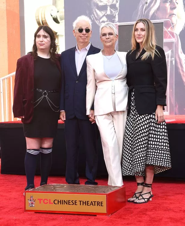 0_Jamie-Lee-Curtis-Hand-and-Feet-Imprinting-Los-Angeles-California-USA-12-Oct-2022