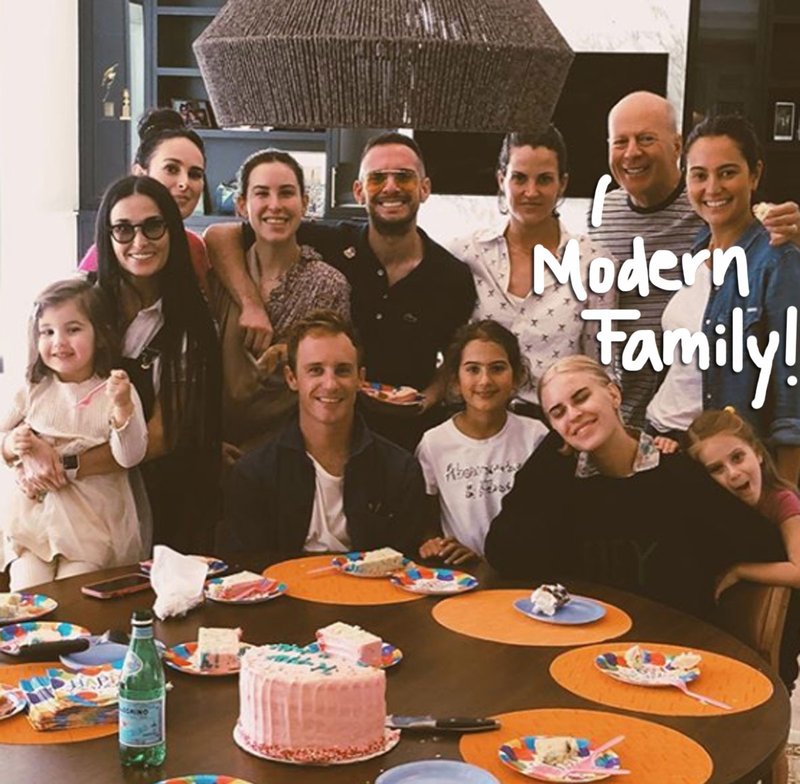 Emma-Heming-Willis-Family-Photo-Instagram