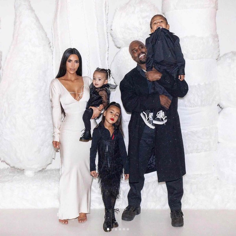 kim-kanye-christmas-6-2000-513c29553f114a8290d13cfa6cda77ad